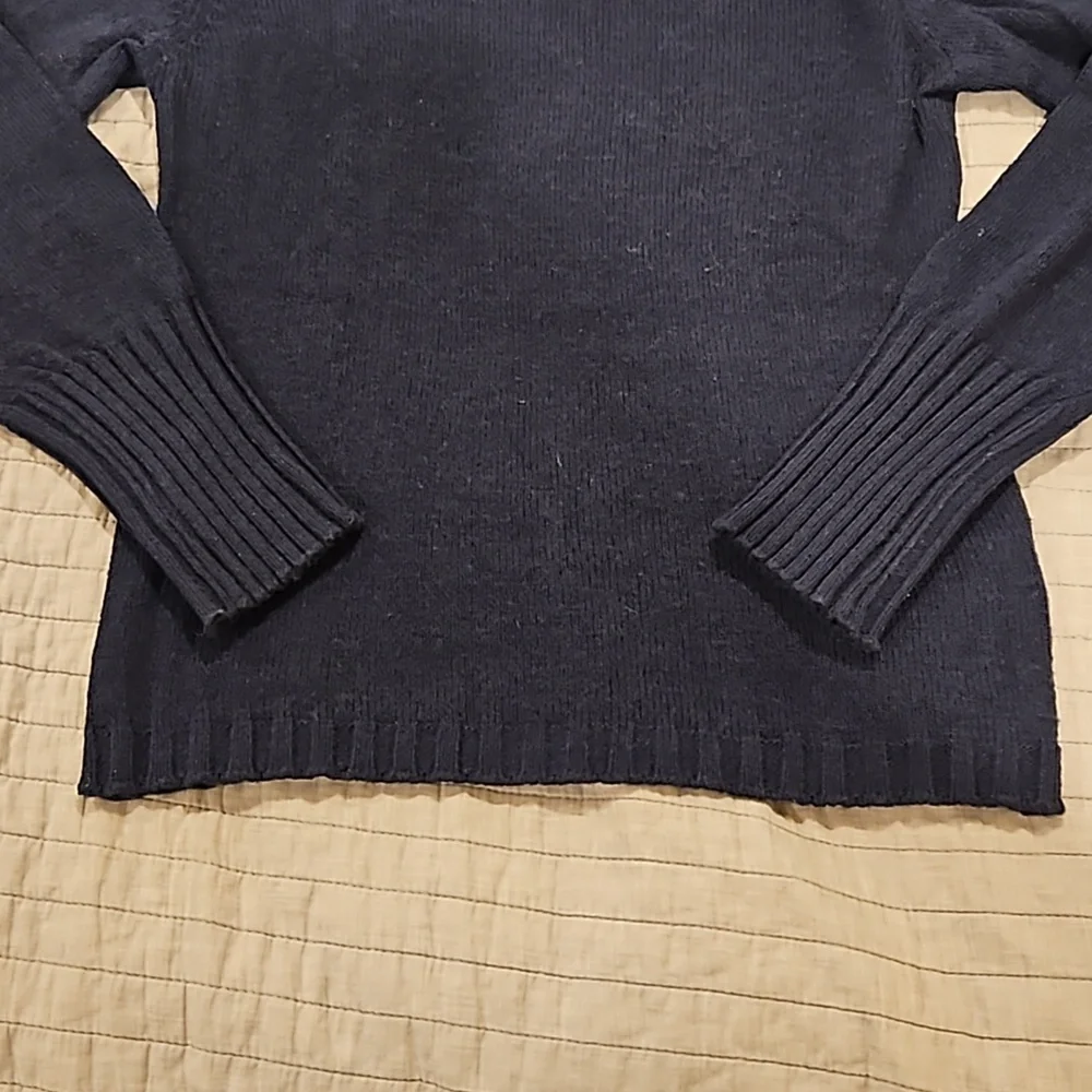 Sweater - Picture 4 of 4